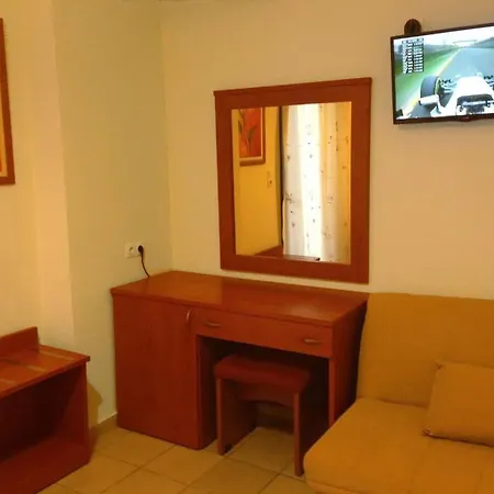 Kronio Hotel